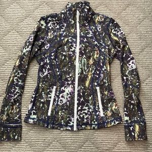 Like-new lululemon jacket, women’s size 6, floral and dot print
